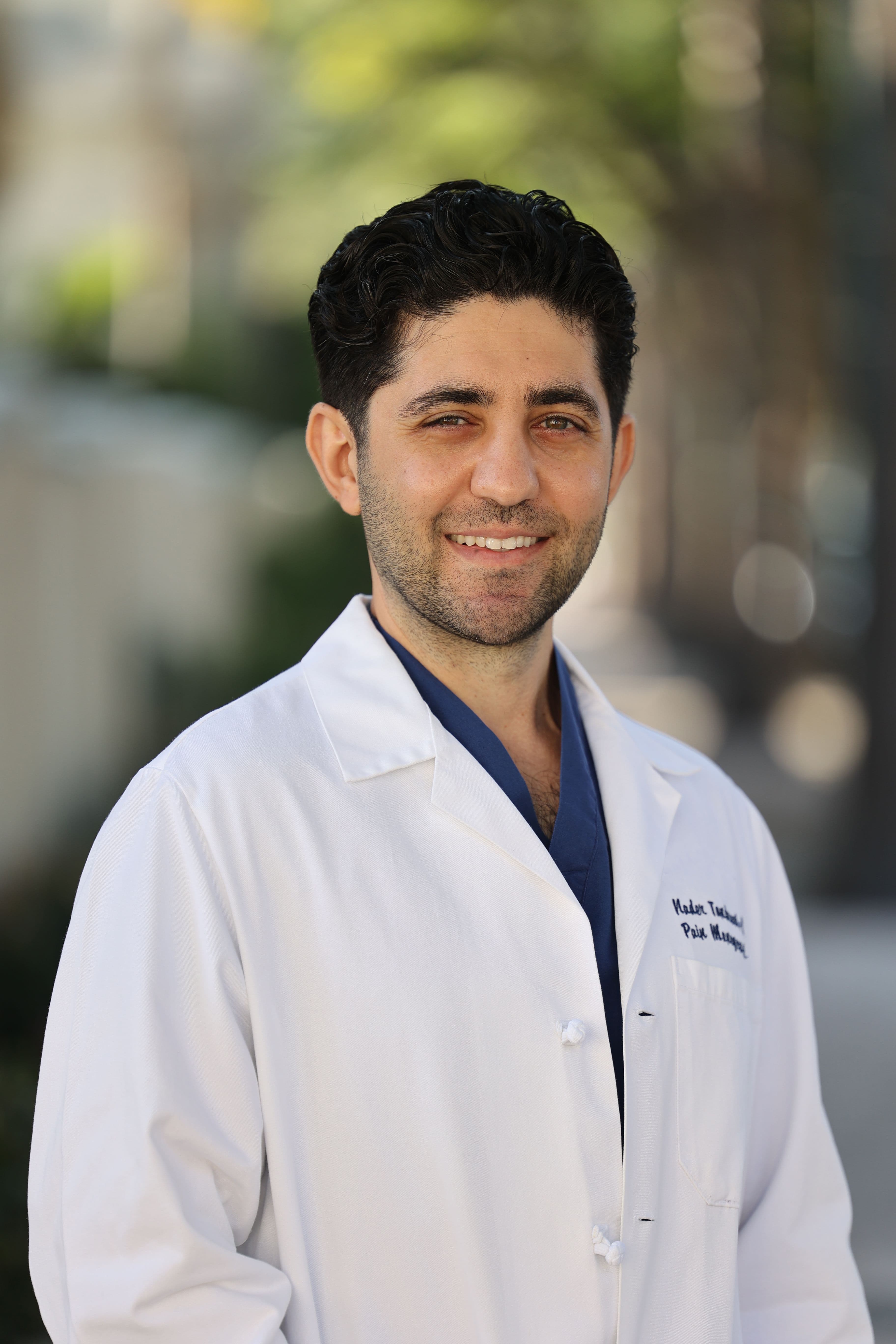 Photo of Dr. Nader Tondravi, MD
